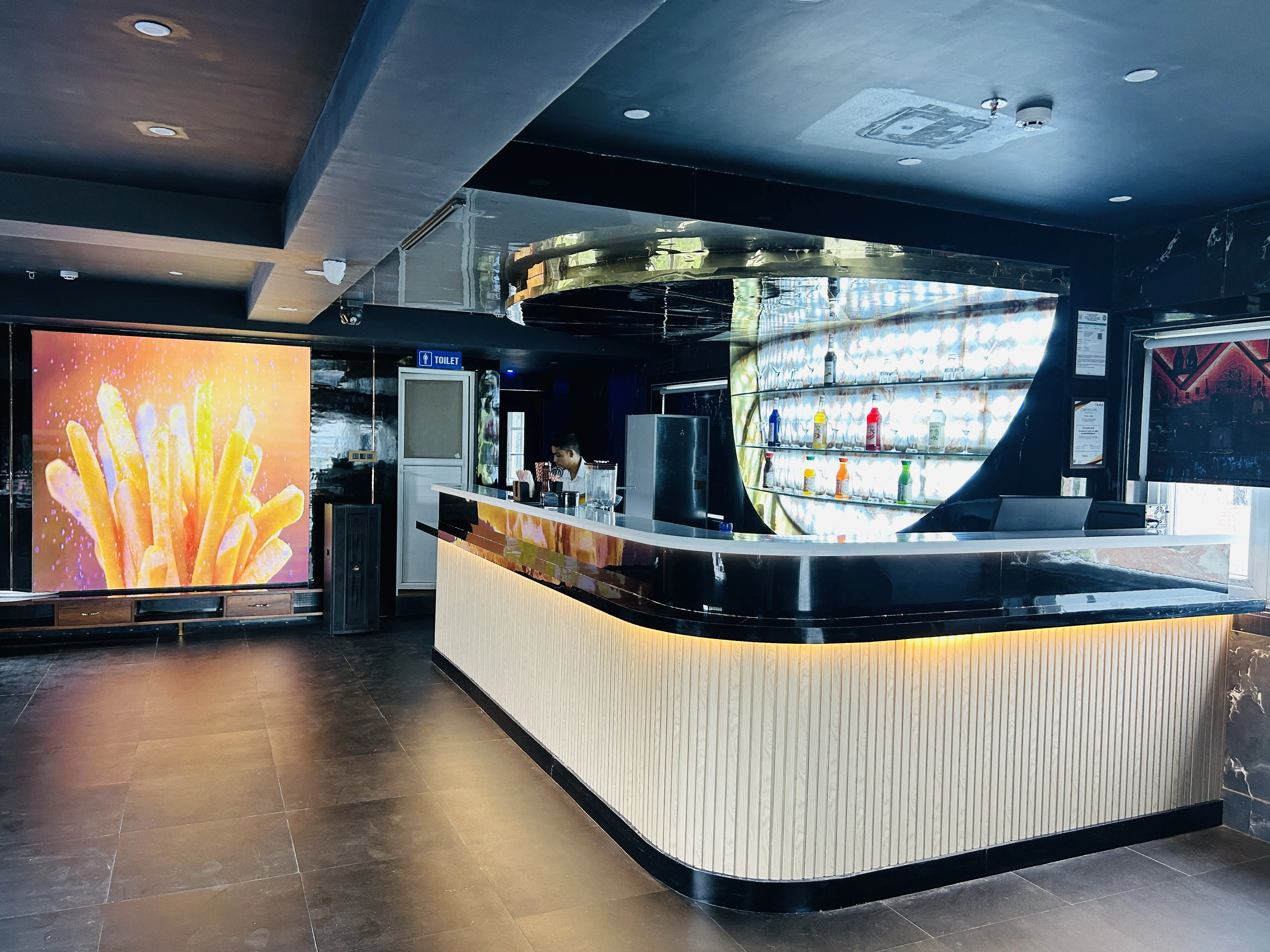 Premium Bar & Lounge